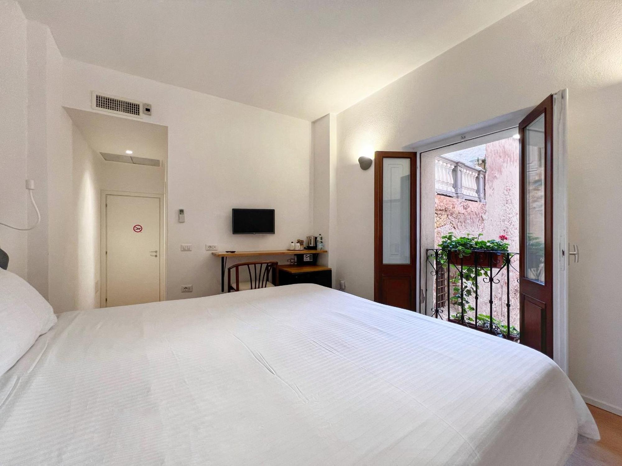 Hotel Al Duomo Di Cagliari Exterior foto